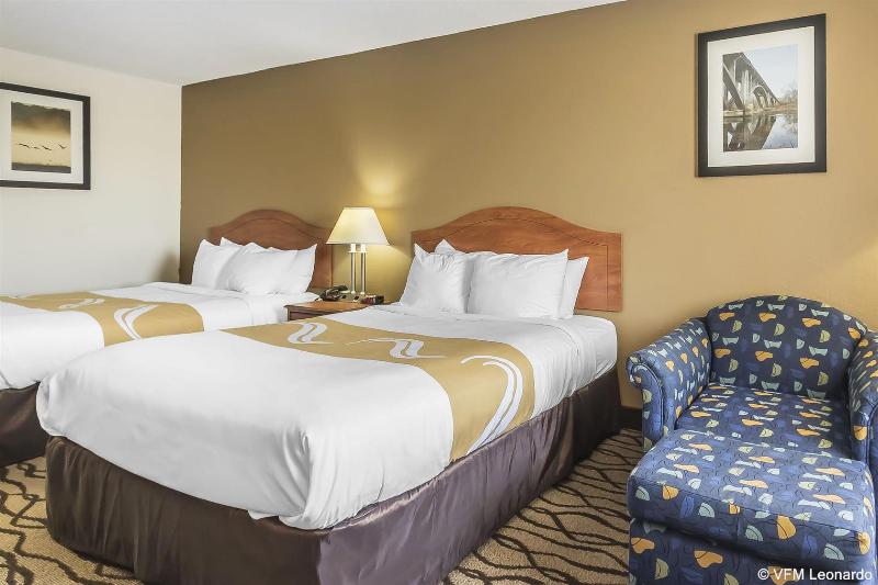 Quality Inn Charleston - Sikeston image