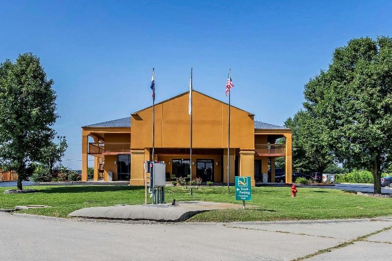Quality Inn Charleston - Sikeston image