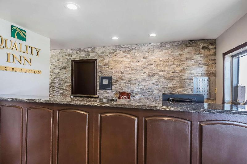 Quality Inn Charleston - Sikeston image