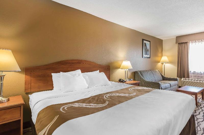 Quality Inn Charleston - Sikeston image