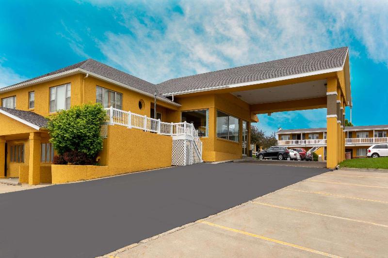 Days Inn by Wyndham Chillicothe image