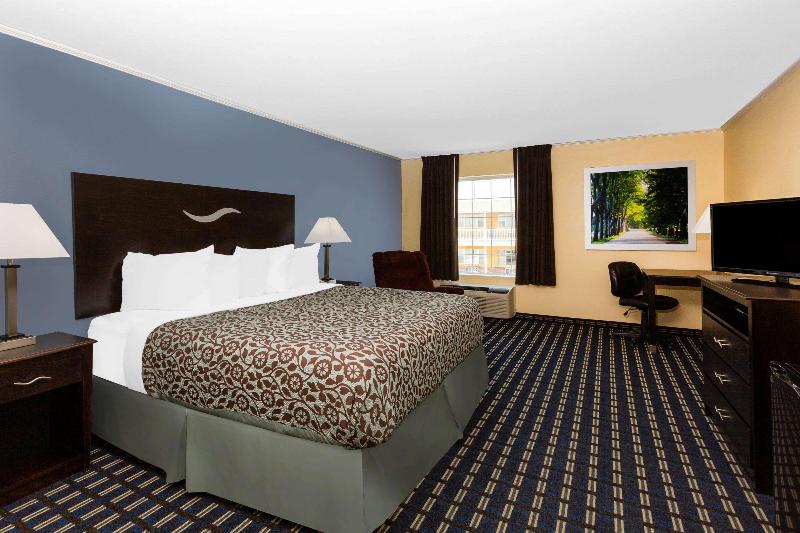 Days Inn by Wyndham Chillicothe image
