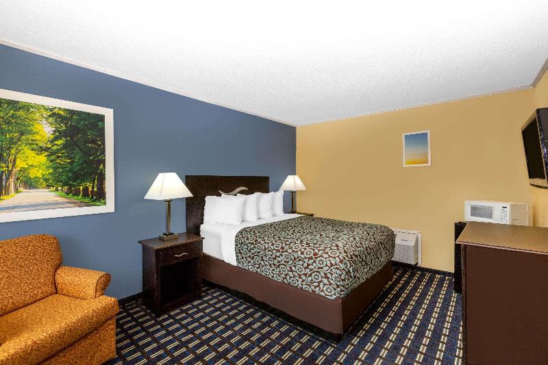 Days Inn by Wyndham Chillicothe image