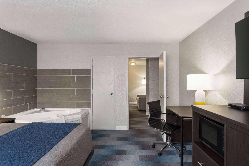 Days Inn by Wyndham Chillicothe image