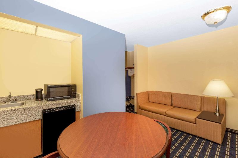 Days Inn by Wyndham Chillicothe image