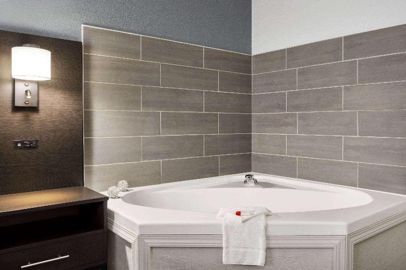 Days Inn by Wyndham Chillicothe image