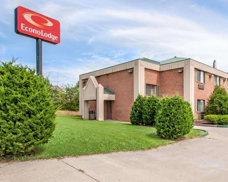 Econo Lodge Dexter image