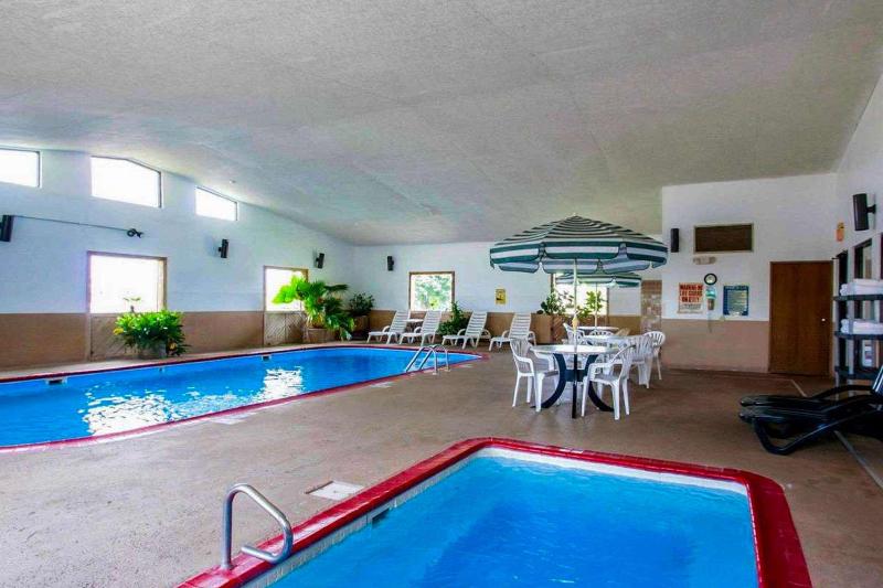 Quality Inn Ozarks Heritage Region image