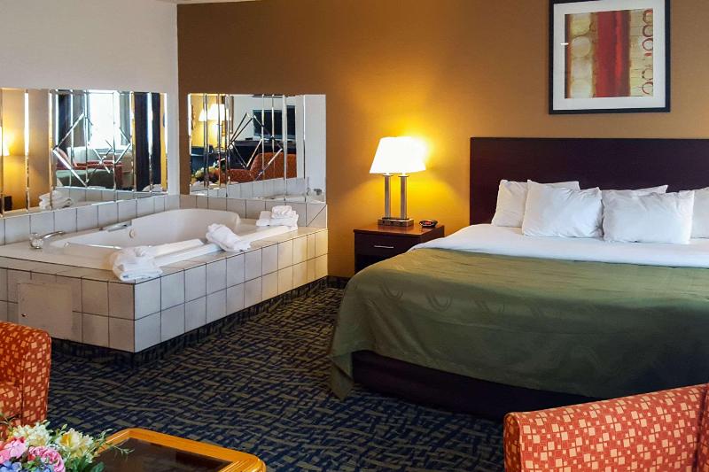 Quality Inn Ozarks Heritage Region image