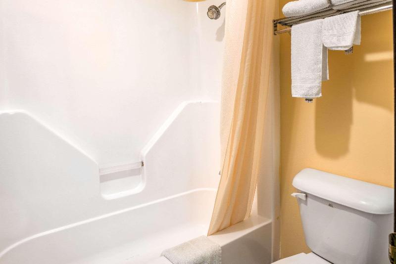Econo Lodge near Missouri University of Science image