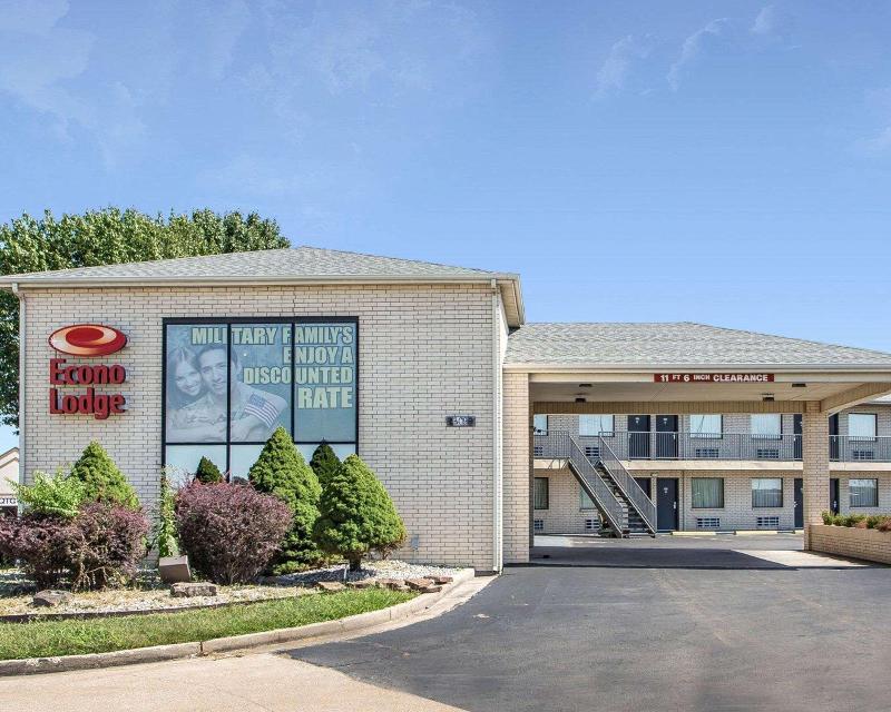 Econo Lodge Saint Robert area