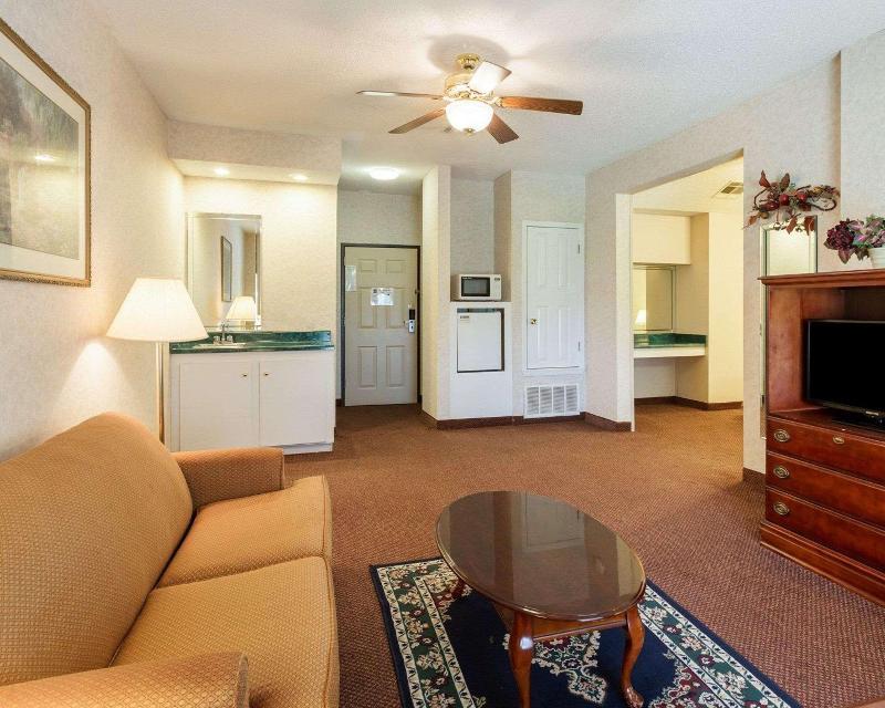 Quality Inn Robinsonville image