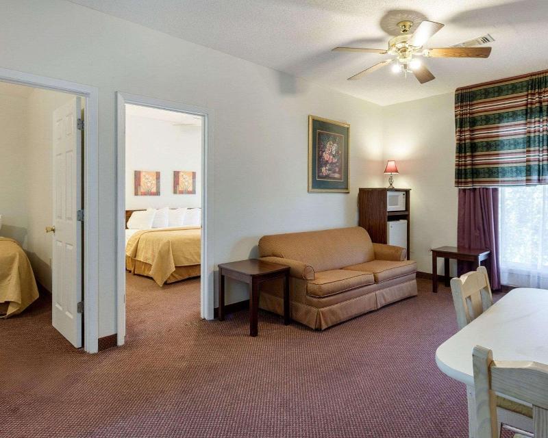 Quality Inn Robinsonville image 8