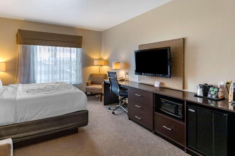 Sleep Inn & Suites Miles City I-94 image