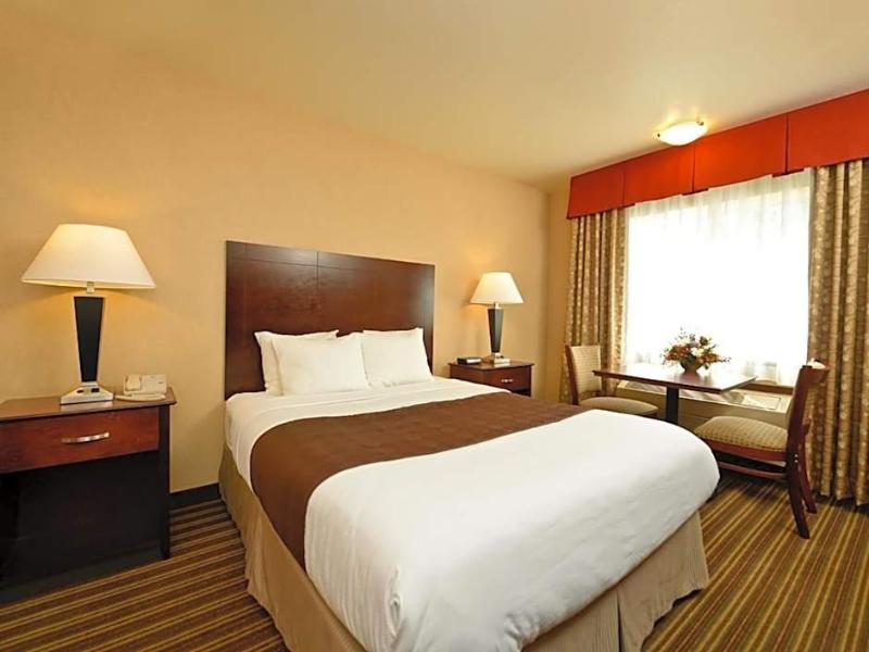 Yellowstone West Gate Hotel image