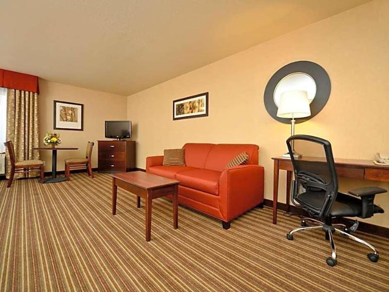Yellowstone West Gate Hotel image