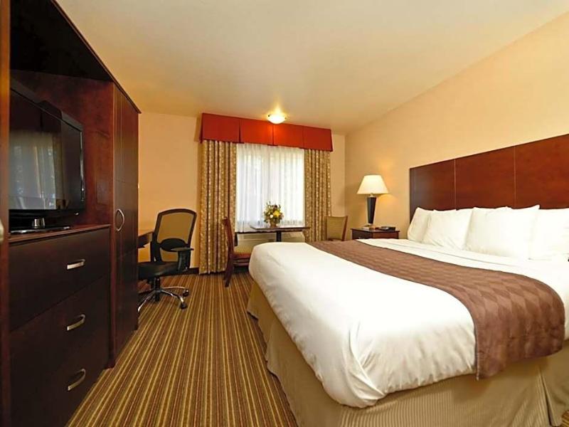 Yellowstone West Gate Hotel image