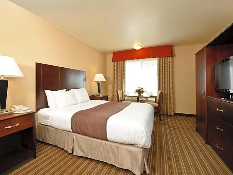 Yellowstone West Gate Hotel image