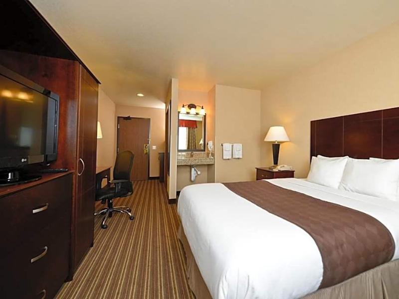 Yellowstone West Gate Hotel image