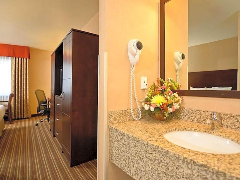 Yellowstone West Gate Hotel image