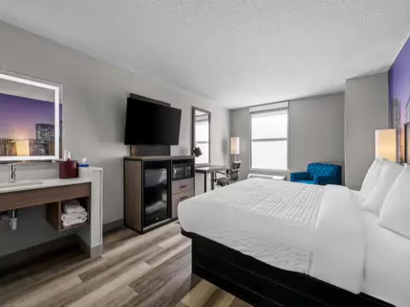 Clarion Pointe image