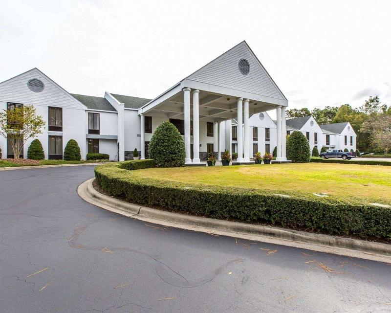 Comfort Inn Pinehurst - Southern Pines image