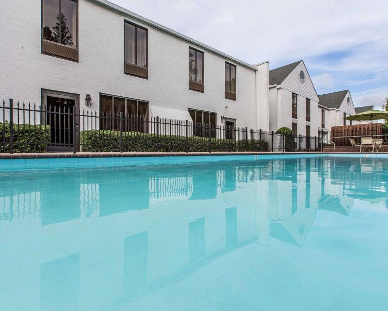Comfort Inn Pinehurst - Southern Pines image