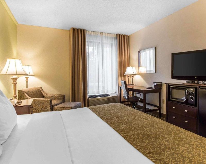 Comfort Inn Pinehurst - Southern Pines image