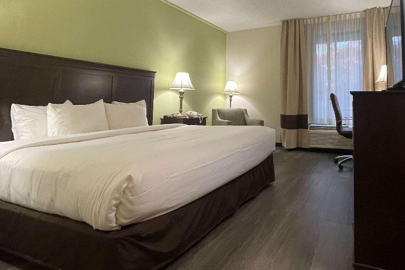 Comfort Inn Pinehurst - Southern Pines image