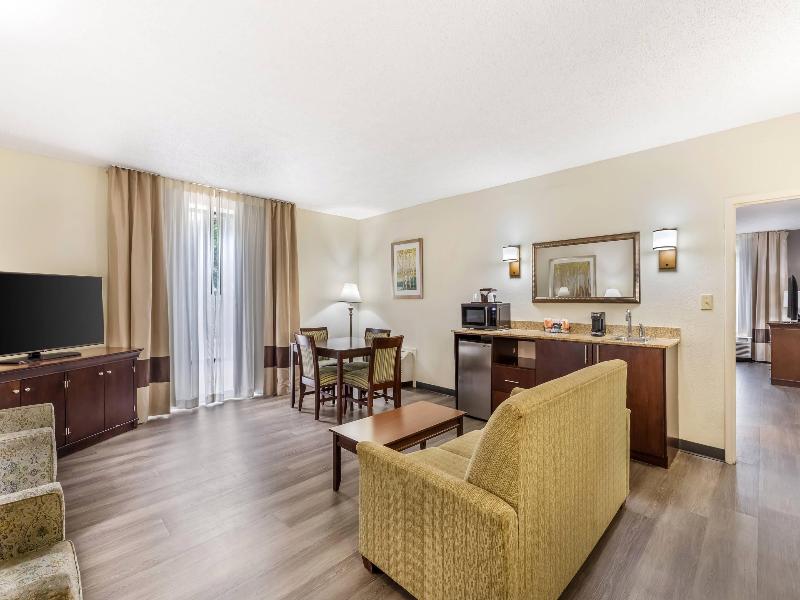 Comfort Inn Pinehurst - Southern Pines image