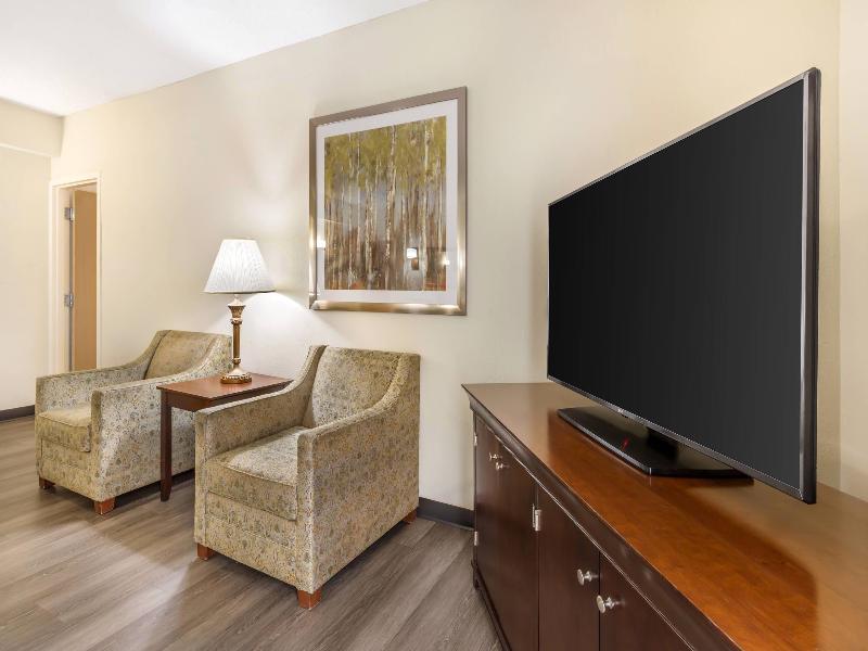 Comfort Inn Pinehurst - Southern Pines image