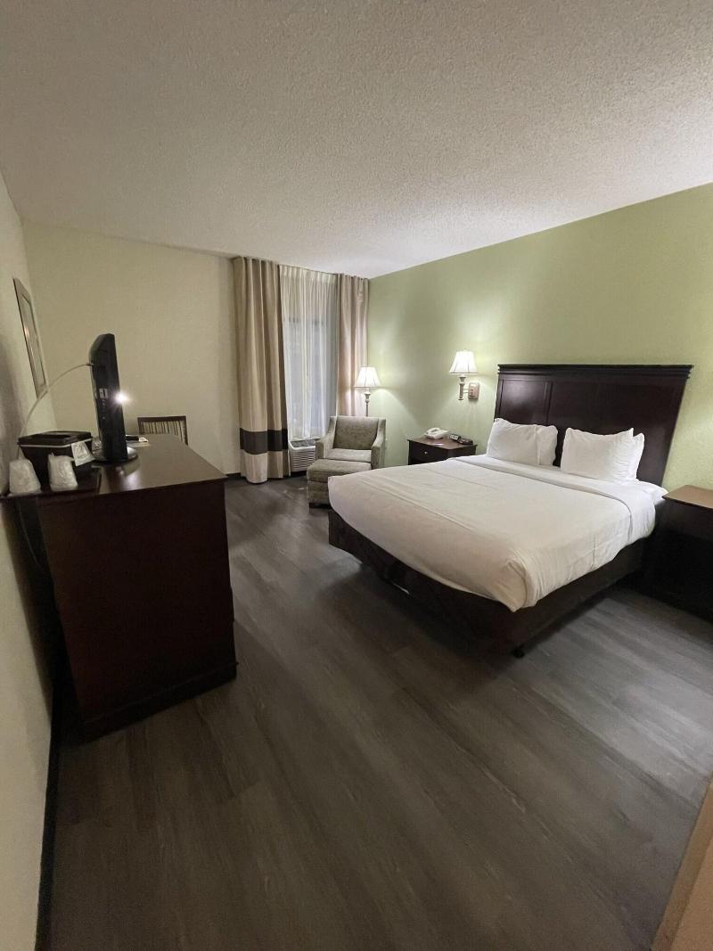 Comfort Inn Pinehurst - Southern Pines image