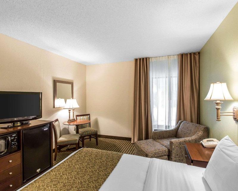 Comfort Inn Pinehurst - Southern Pines image