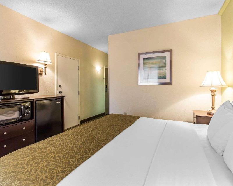 Comfort Inn Pinehurst - Southern Pines image
