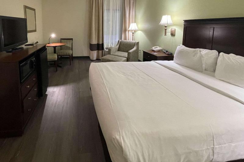 Comfort Inn Pinehurst - Southern Pines image