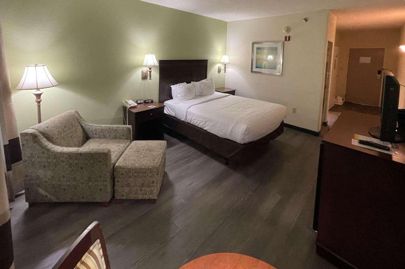 Comfort Inn Pinehurst - Southern Pines image