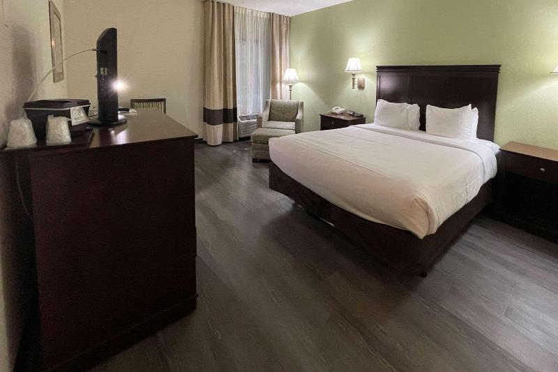 Comfort Inn Pinehurst - Southern Pines image
