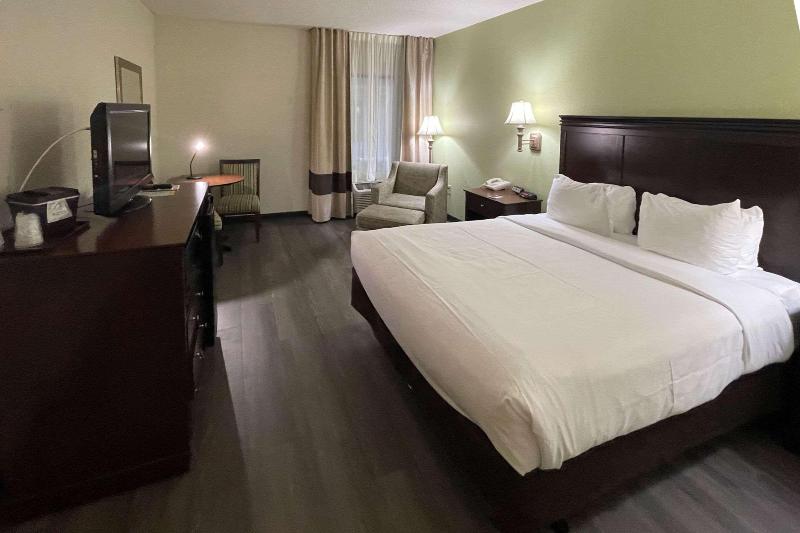 Comfort Inn Pinehurst - Southern Pines image