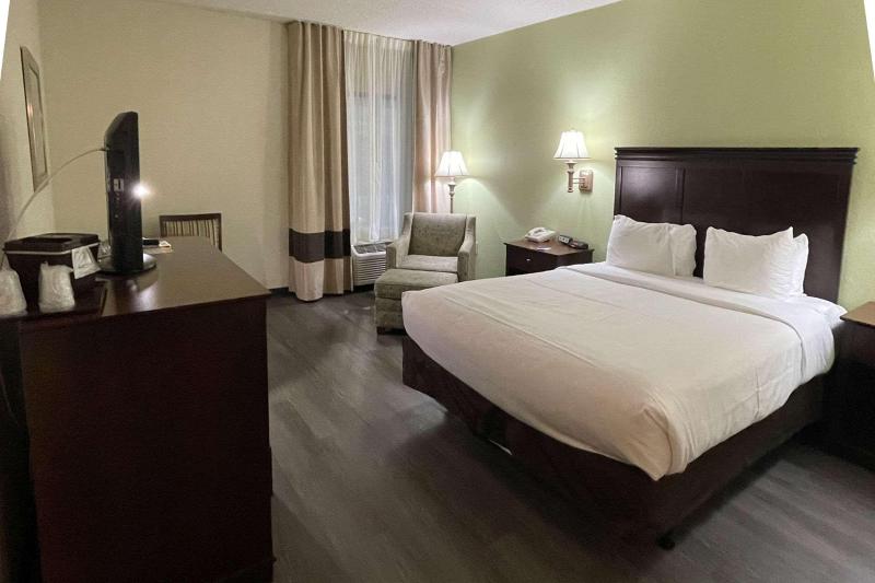 Comfort Inn Pinehurst - Southern Pines image