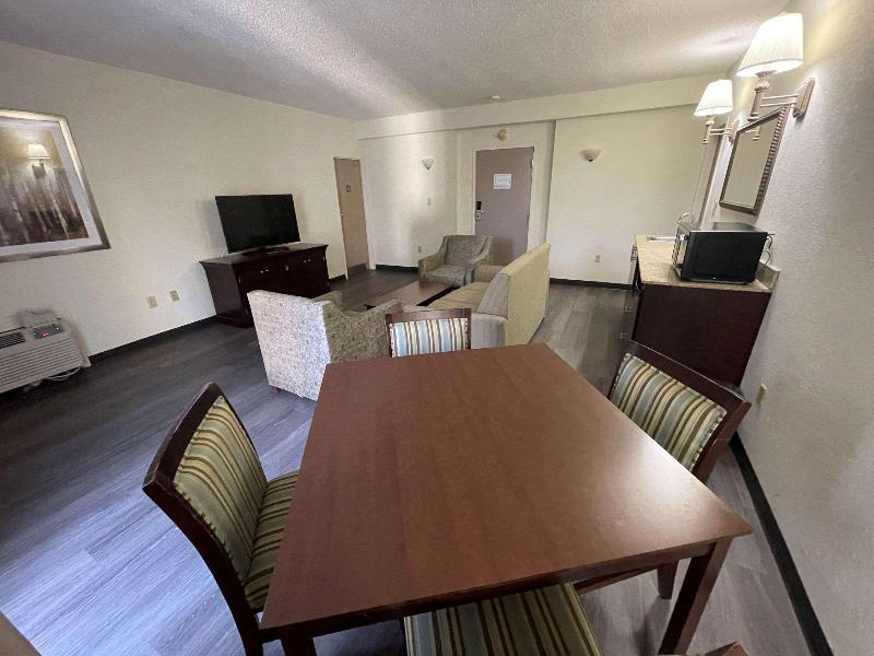 Comfort Inn Pinehurst - Southern Pines image