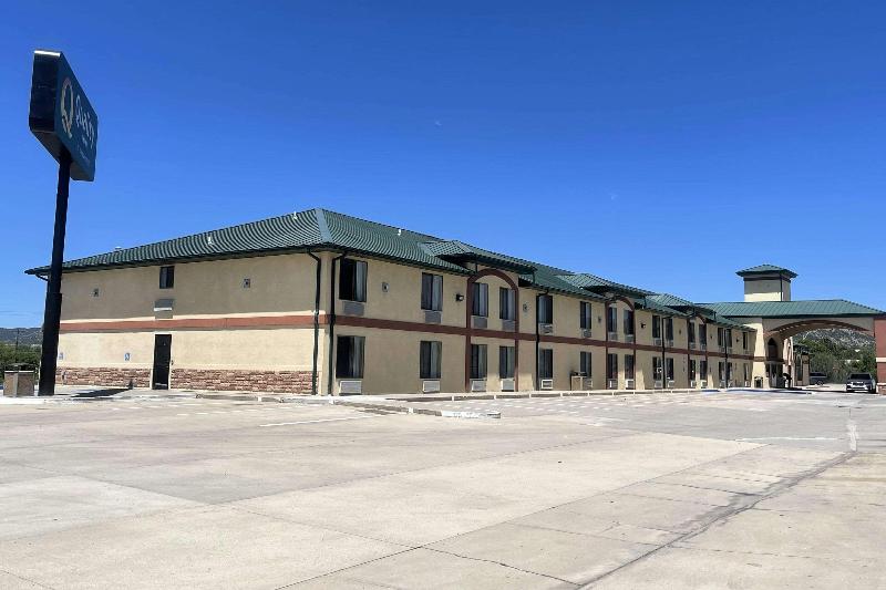 Quality Inn Raton image