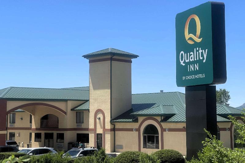 Quality Inn Raton image