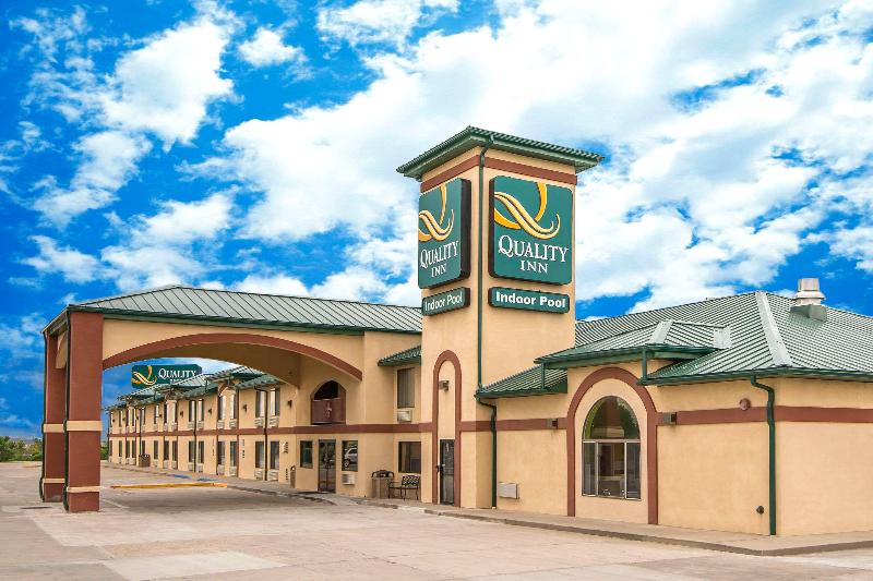 Quality Inn Raton image