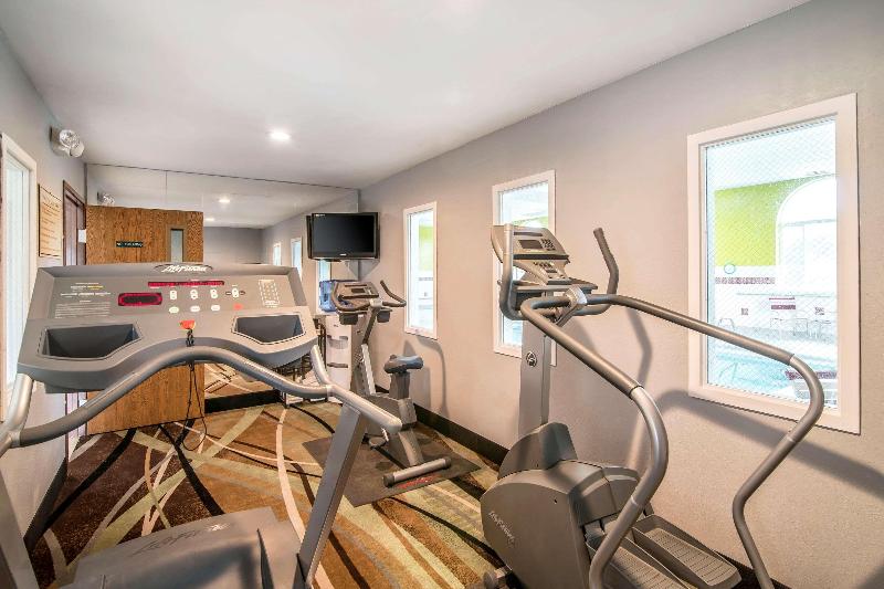 Quality Inn Raton image