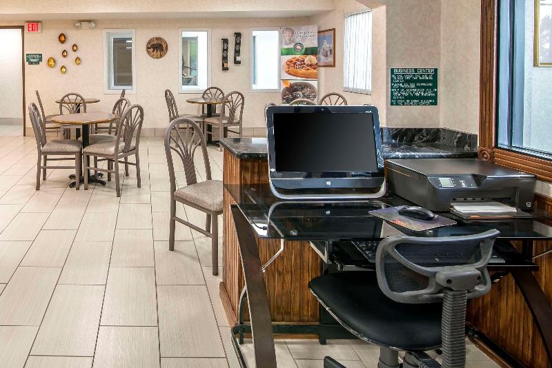 Quality Inn Raton image
