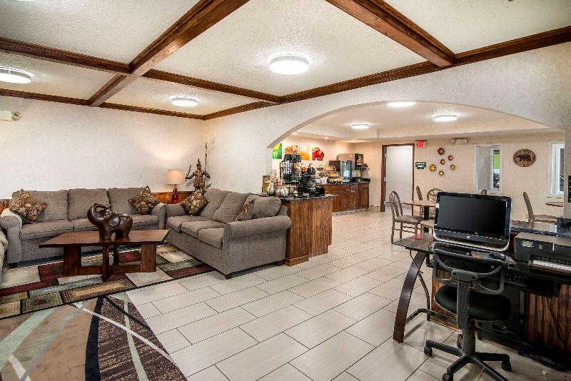Quality Inn Raton image