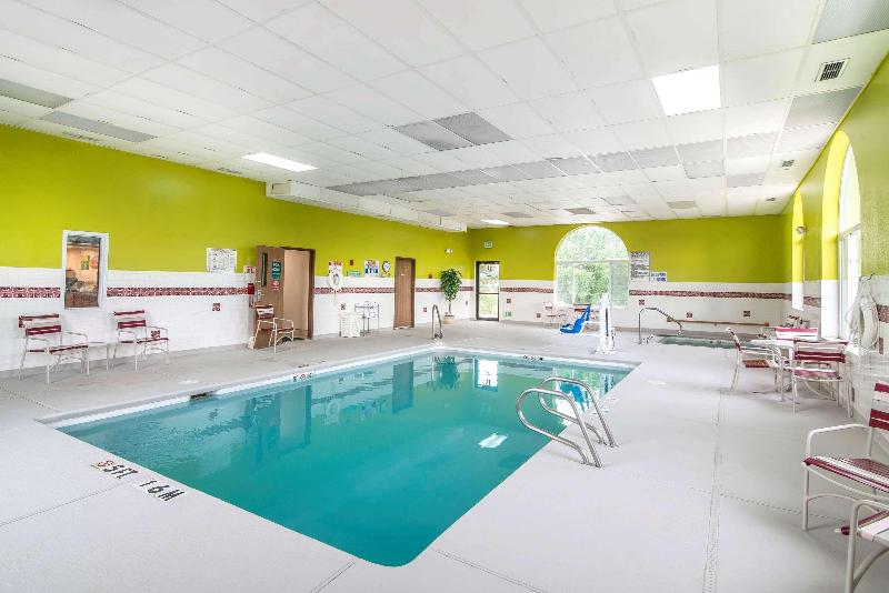 Quality Inn Raton image