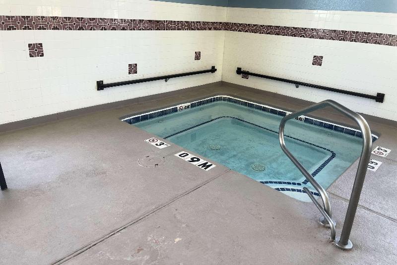 Quality Inn Raton image