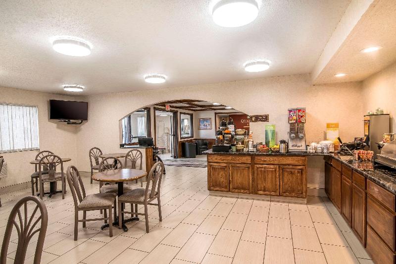Quality Inn Raton image