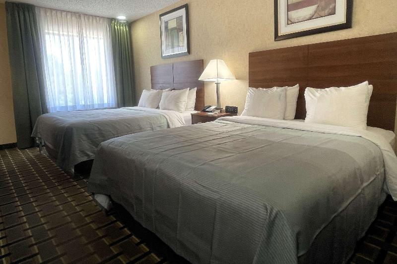 Quality Inn Raton image